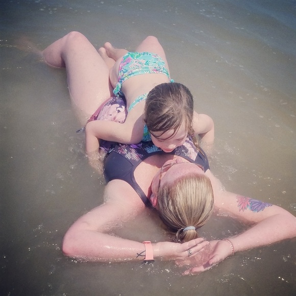 Meet your Posher, Tiffany - Picture 1 of 1